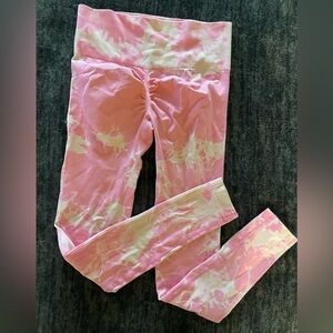 NWOT pink leggings size small